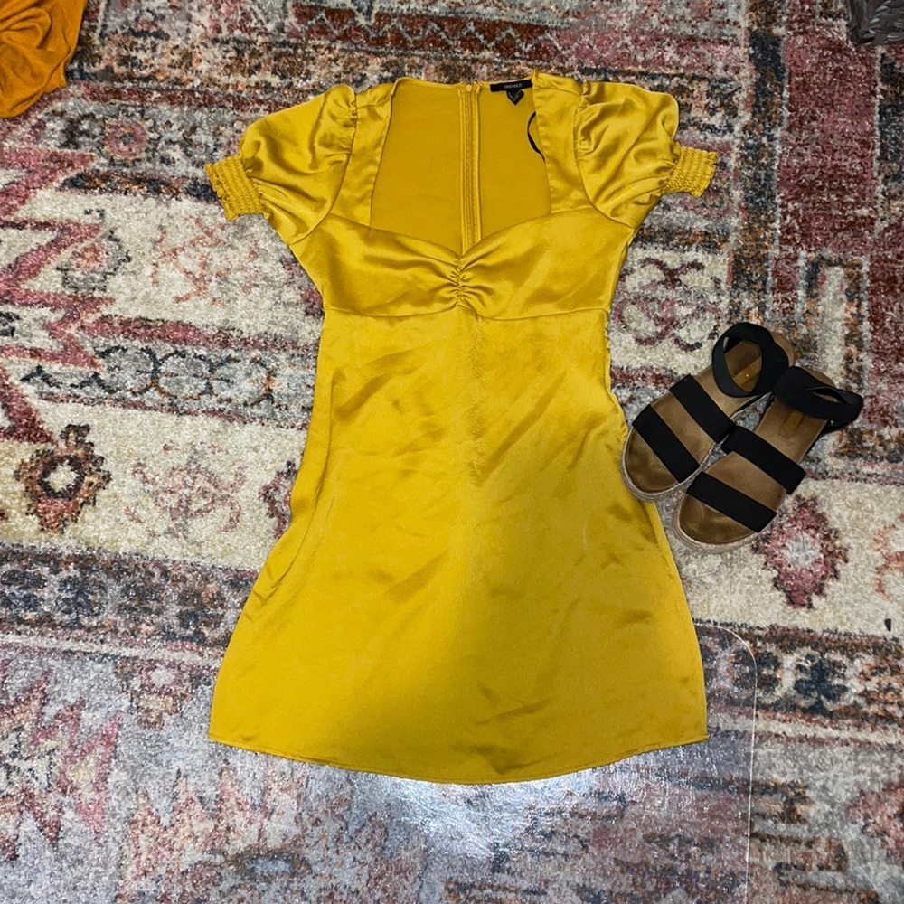 mustard yellow puff sleeve dress